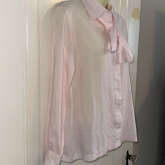 Vtg 70s Panther Light Pink Polyester/Rayon Button-Up Shirt/Removable Bow Tie - Picture 5 of 8